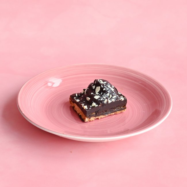 Kostka w czekoladzie ze śliwką, wiśnią, żurawiną