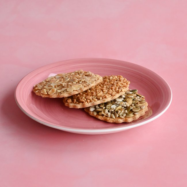 Kruche z cukrem, dynią, migdałem, orzechem, owsiane, sezamem, słonecznikiem